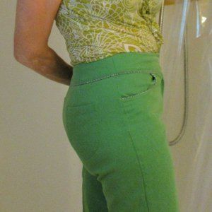 FIN Leaf Green Cotton Gardening Pants, size 4